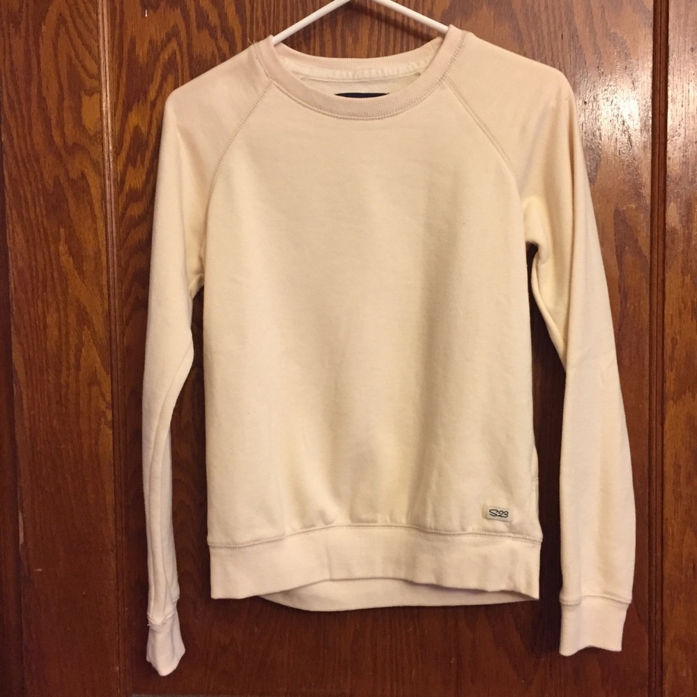 Cream crewneck basic sweatshirt